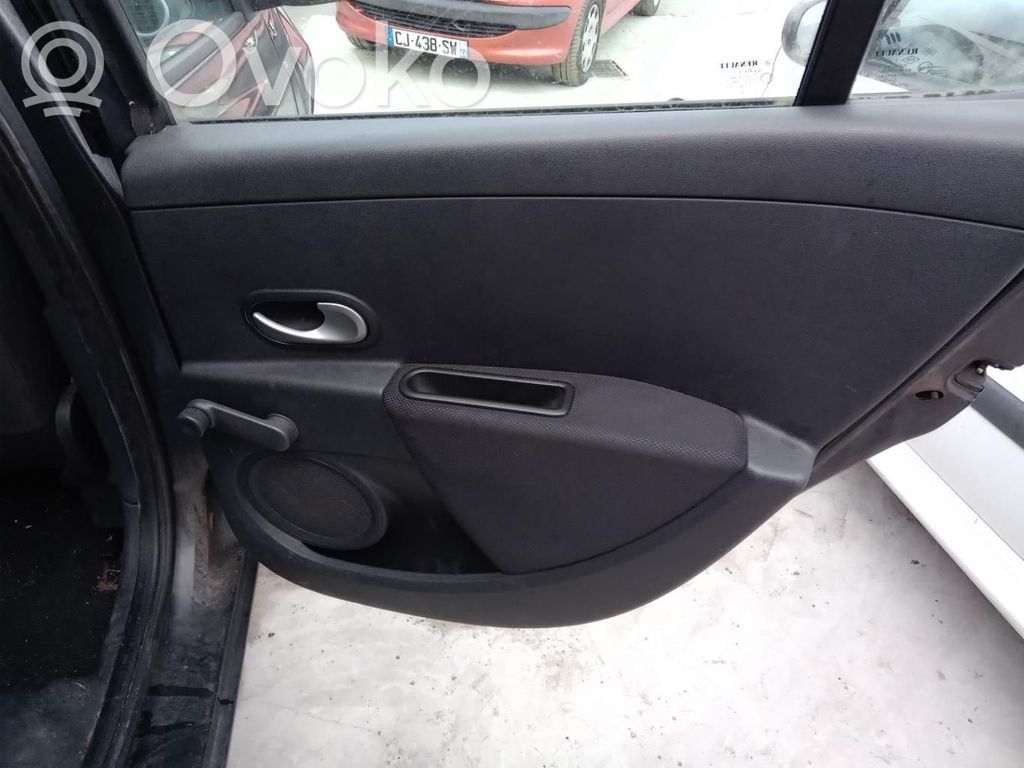 Renault Clio III Manecilla interna puerta trasera 