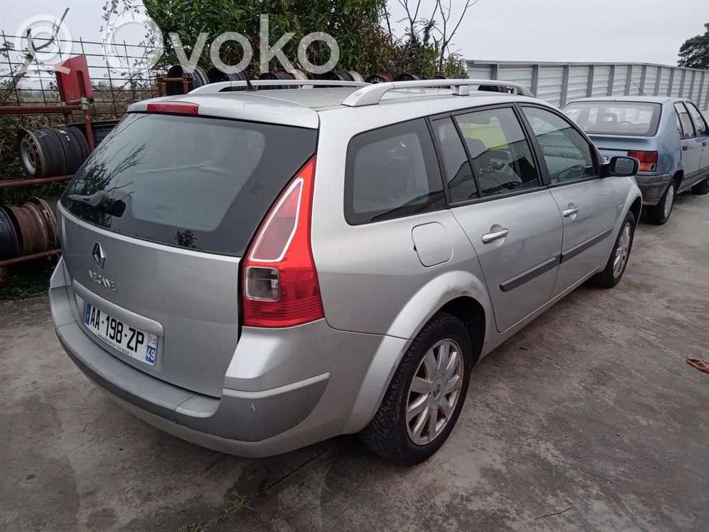 Renault Megane II Задний суппорт 