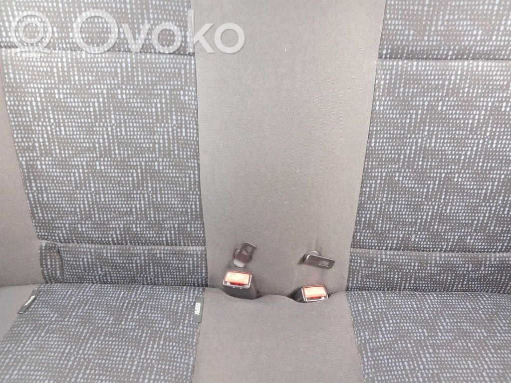 Renault Twingo II Klamra tylnego pasa bezpieczeństwa 