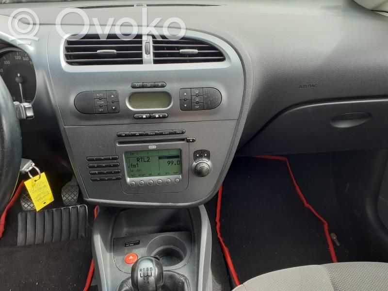Seat Leon (1P) Juego guantera 
