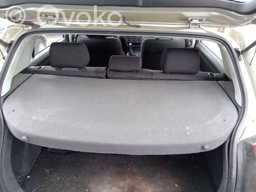 Toyota Corolla E120 E130 Hattuhylly 