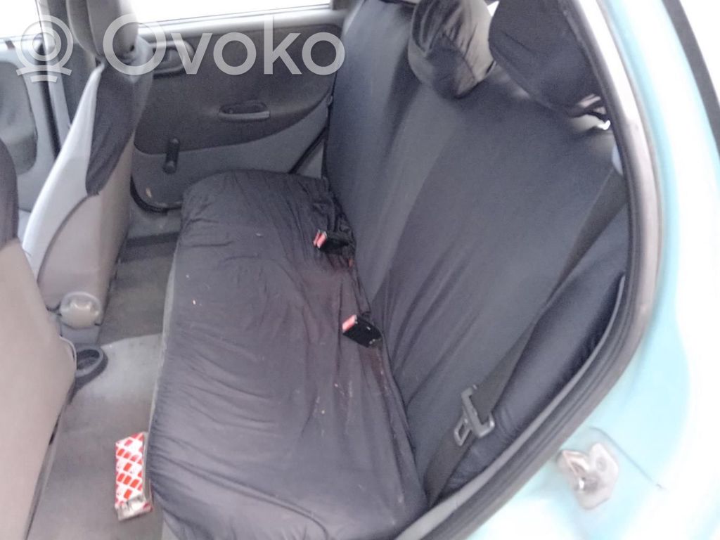 Opel Corsa C Cinturón trasero 