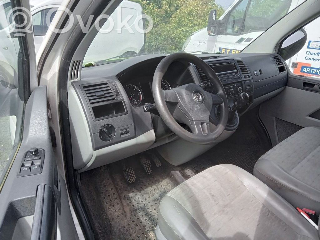 Volkswagen Multivan T5 Kojelauta 