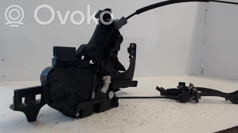 Volvo V50 Priekšpusē slēdzene 