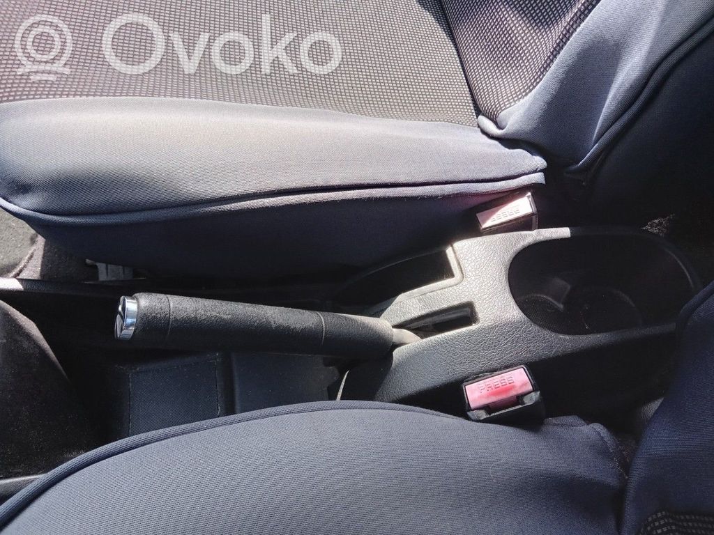 Peugeot 207 Hebilla del cinturón delantero 