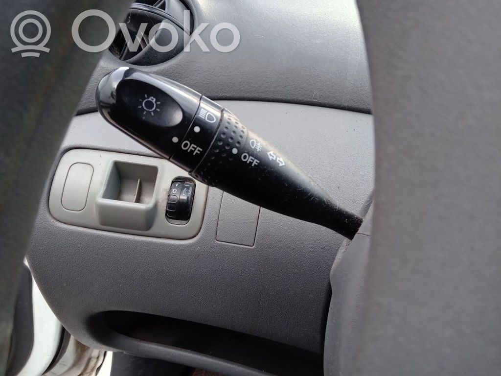 Toyota Yaris Posūkių/ šviesų rankenėlė 
