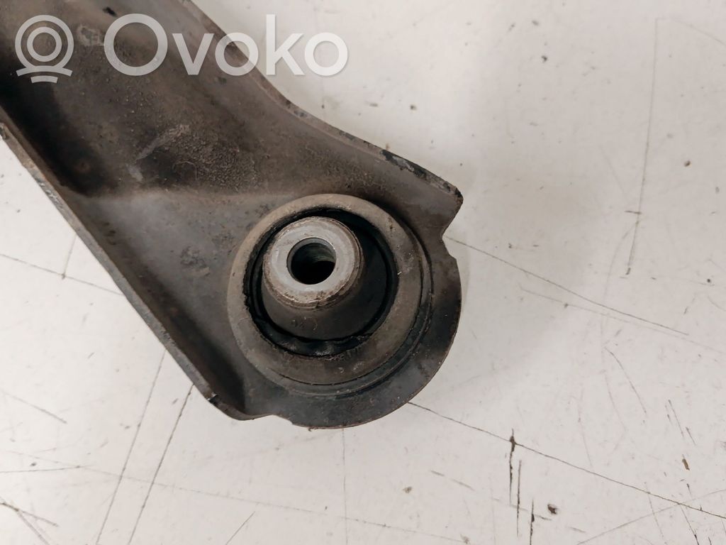 Renault Clio III Braccio di controllo sospensione anteriore inferiore/braccio oscillante 
