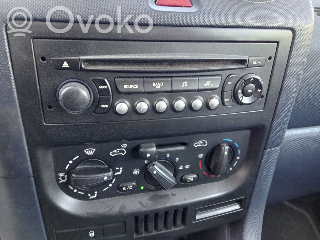 Peugeot 1007 Climate control unit 