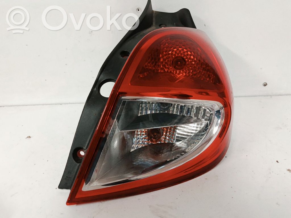 Takavalot   8200886946