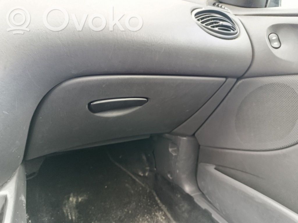 Ford Focus Hansikaslokerosarja 