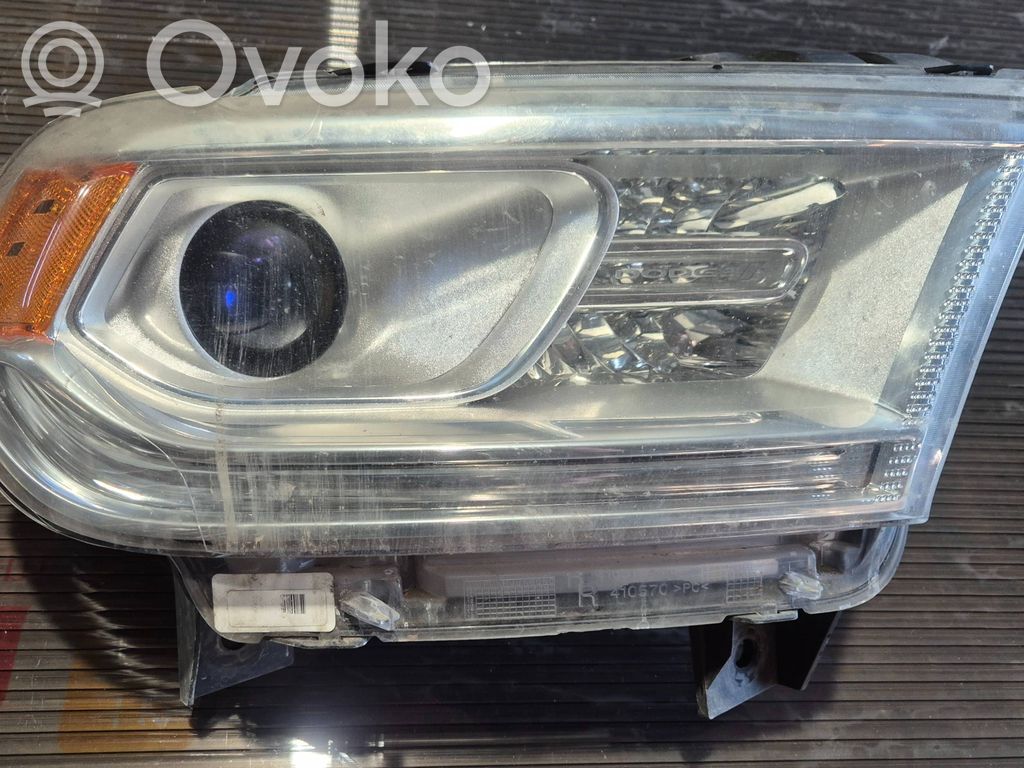 Dodge Durango III Priekinis žibintas 