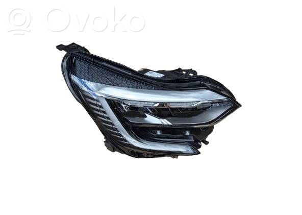 Renault Captur II Lampa przednia 