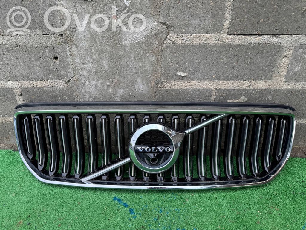 Volvo XC40 Rejilla delantera 