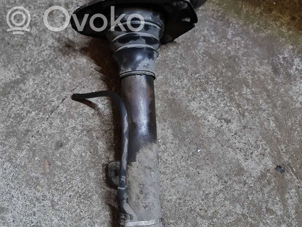 Citroen C5 Etuiskunvaimennin kierrejousella 