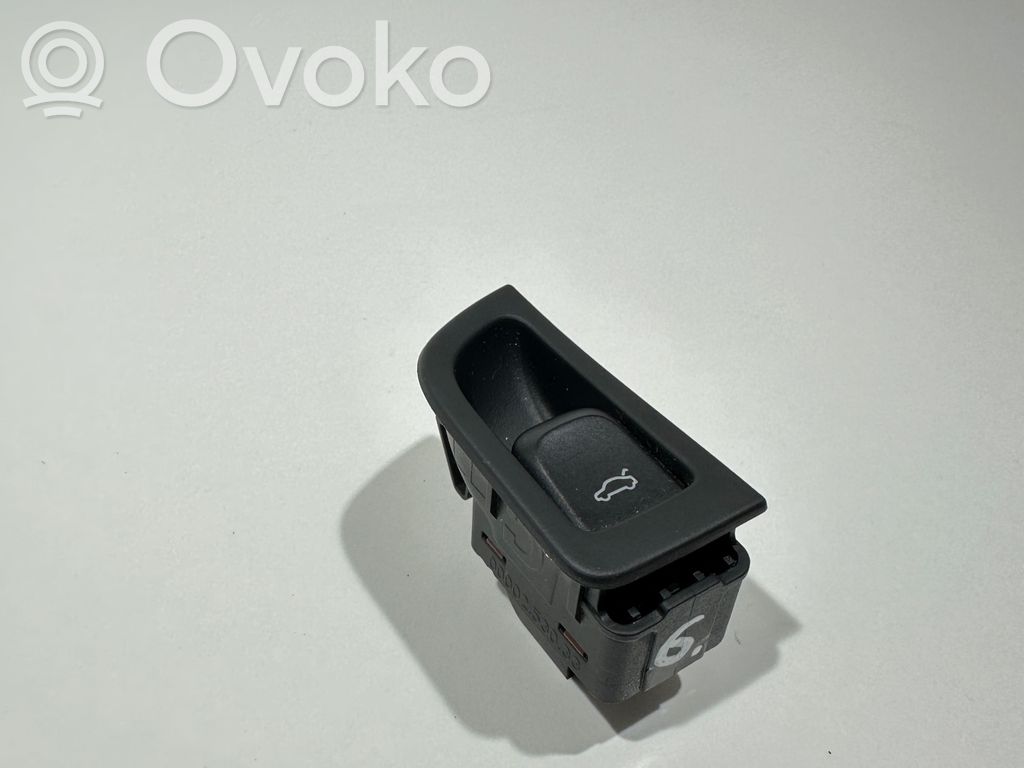 Audi A5 8T 8F Tailgate opening switch 