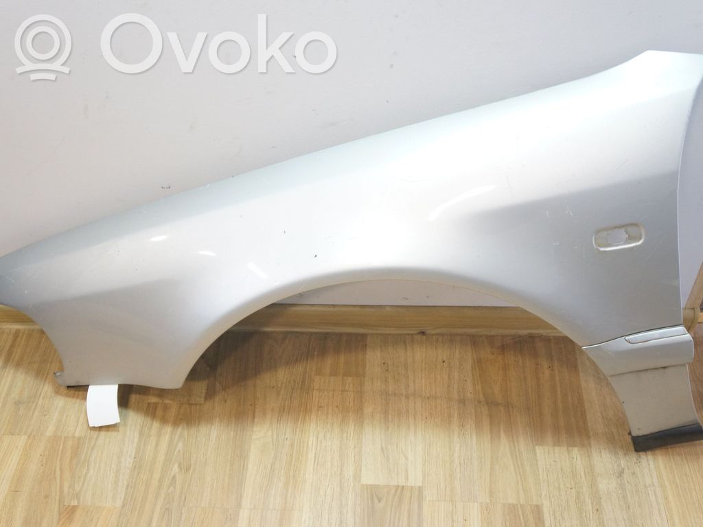 Audi A8 S8 D2 4D Sparnas 