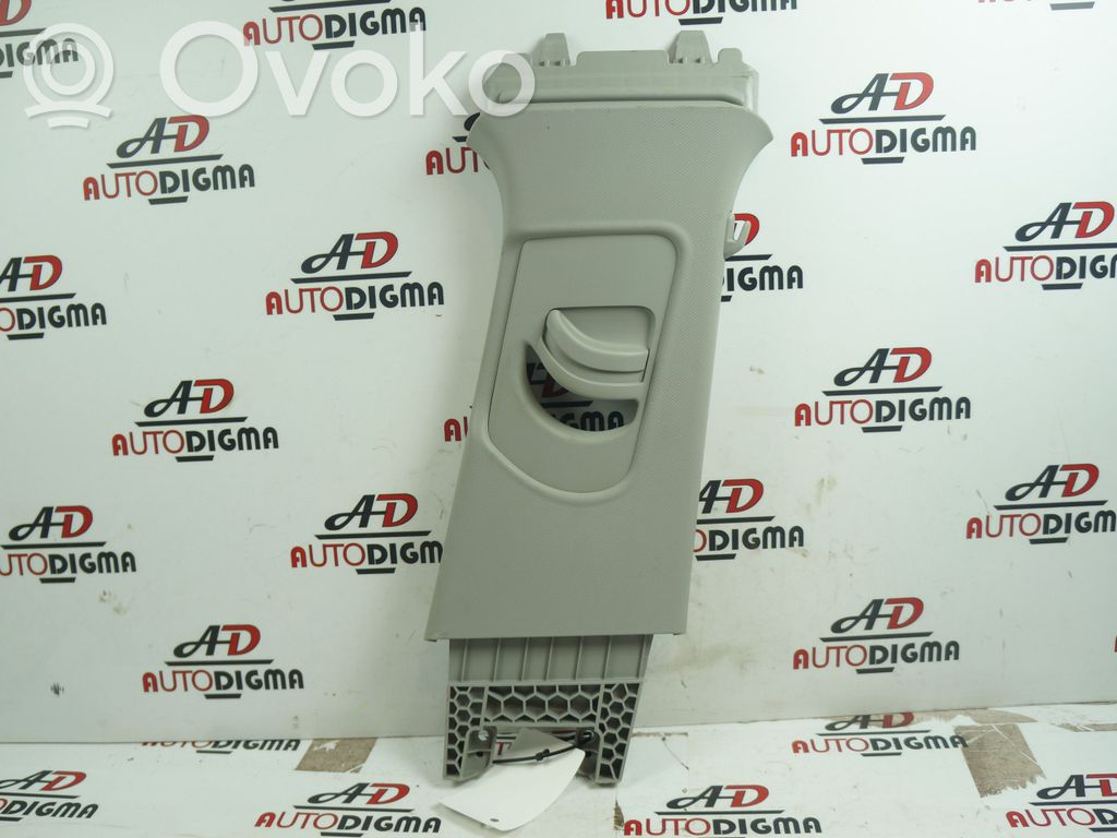 Audi A1 Pilar (B) (superior) 