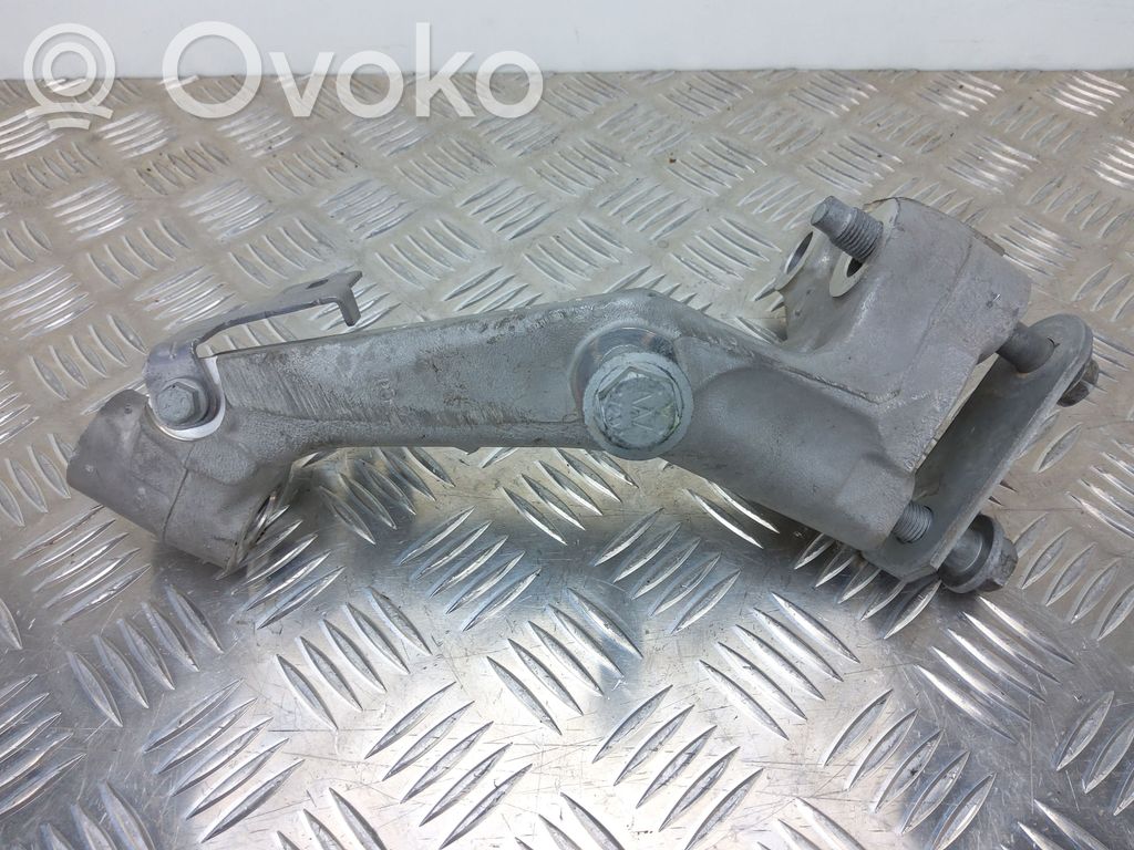 Engine mounting bracket   S0419B