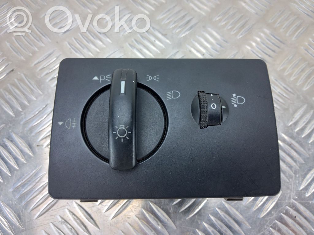 Ford Focus Light switch 