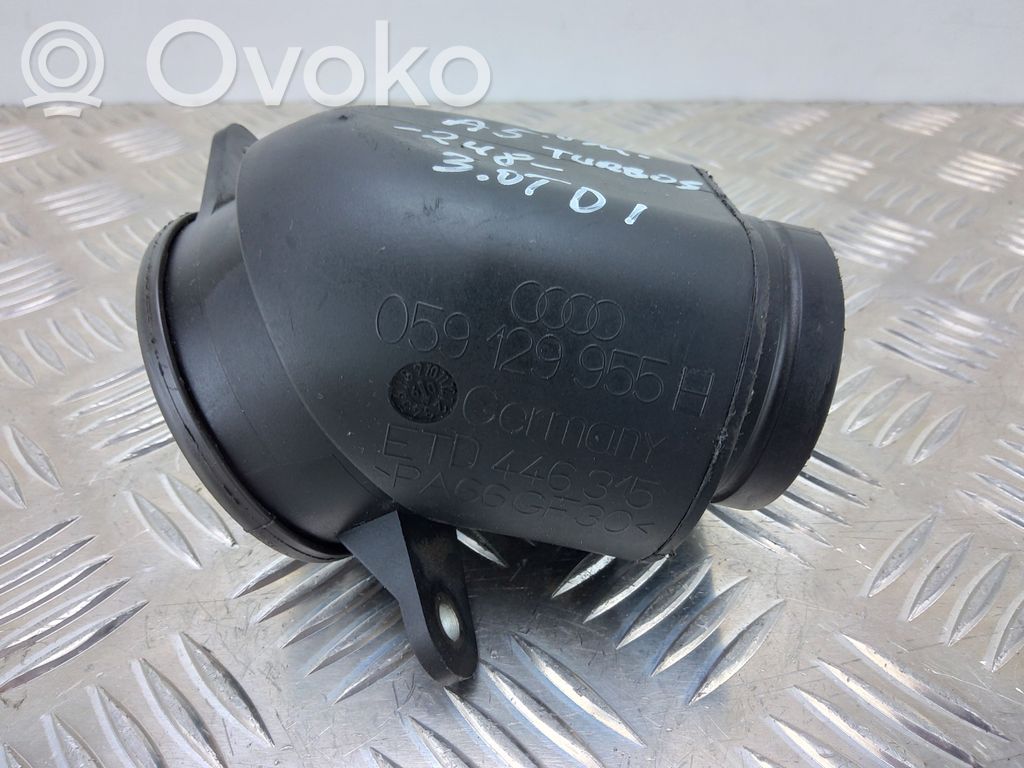 Audi A5 8T 8F Ansaugrohr Ansaugschlauch Turbolader 