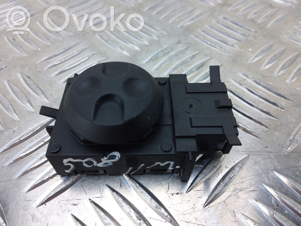 Peugeot 508 Seat control switch 