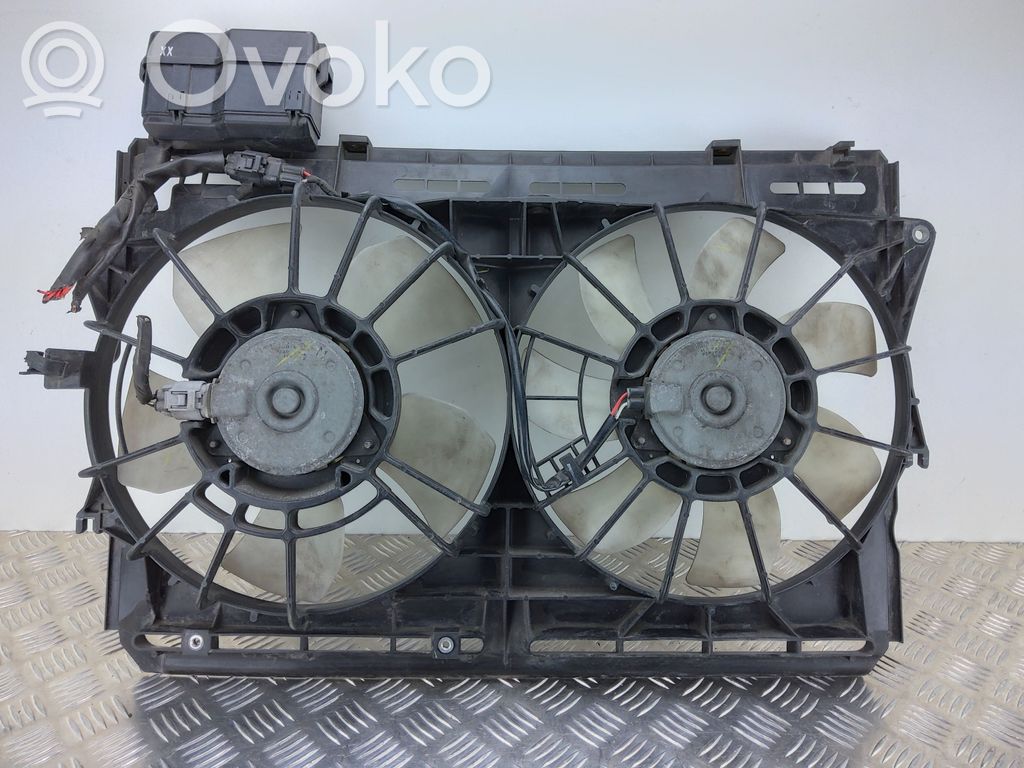 Toyota Corolla Verso AR10 Wentylator / Komplet 