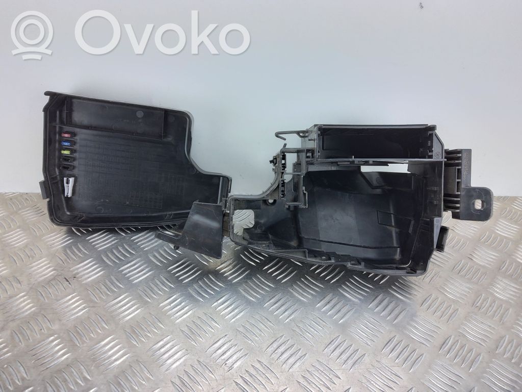 Mazda 6 Fuse box cover 