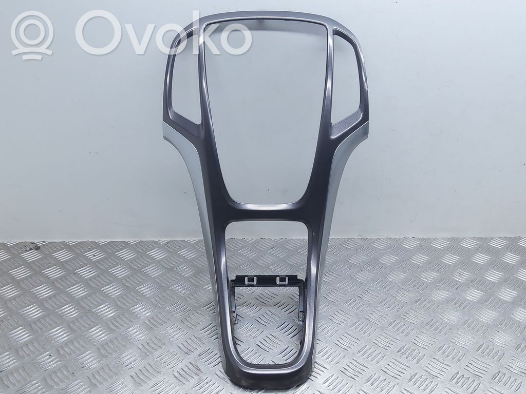 Opel Astra J Radio/GPS head unit trim 