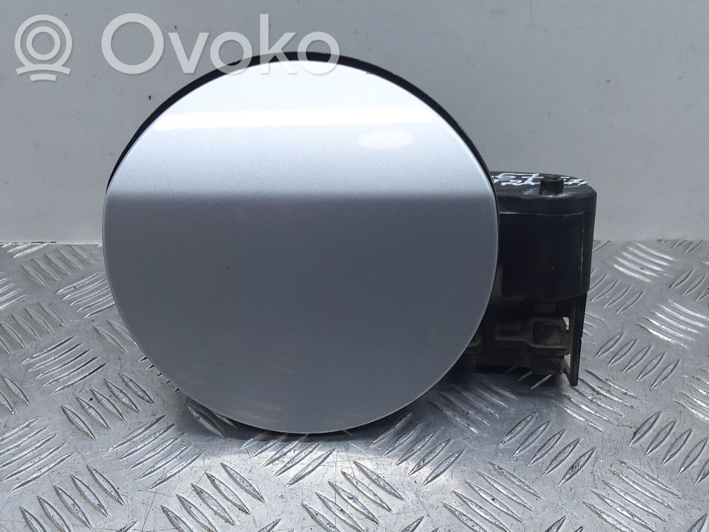 Opel Astra J Klapka wlewu paliwa 