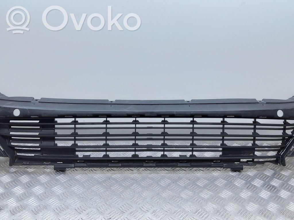 Opel Combo E Front bumper lower grill 