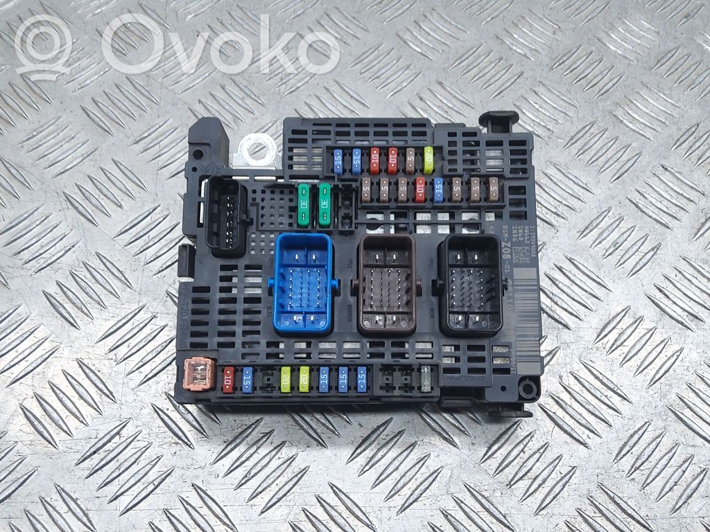 Saugiklių blokas   9811995580,Z08