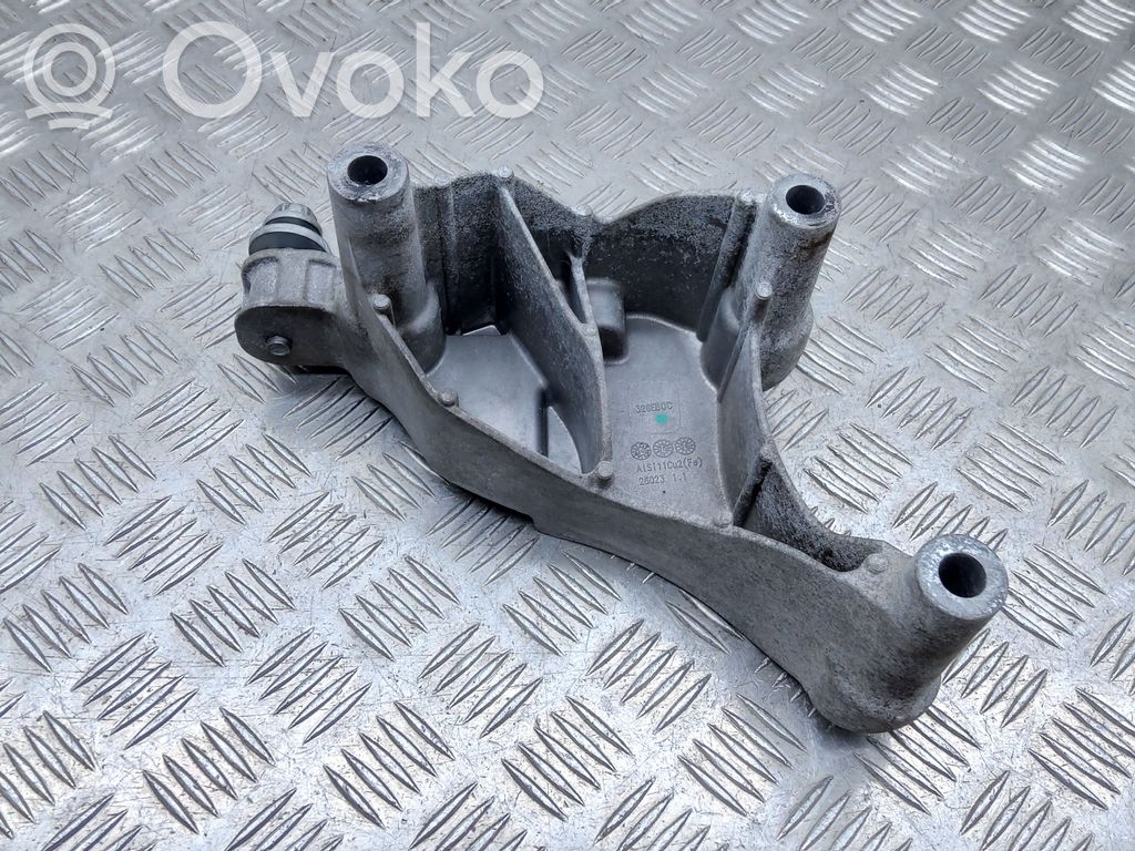 Opel Astra K Engine mounting bracket 
