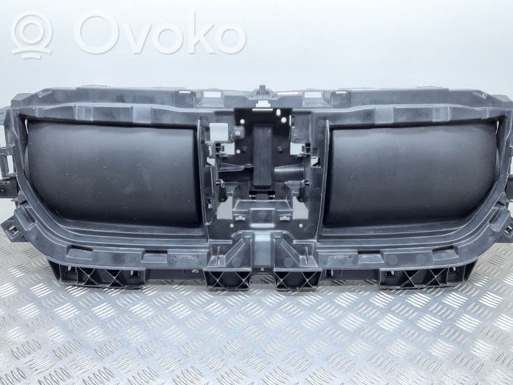 BMW X1 U11 Radiatoriaus oro nukreipėjas (-ai) 