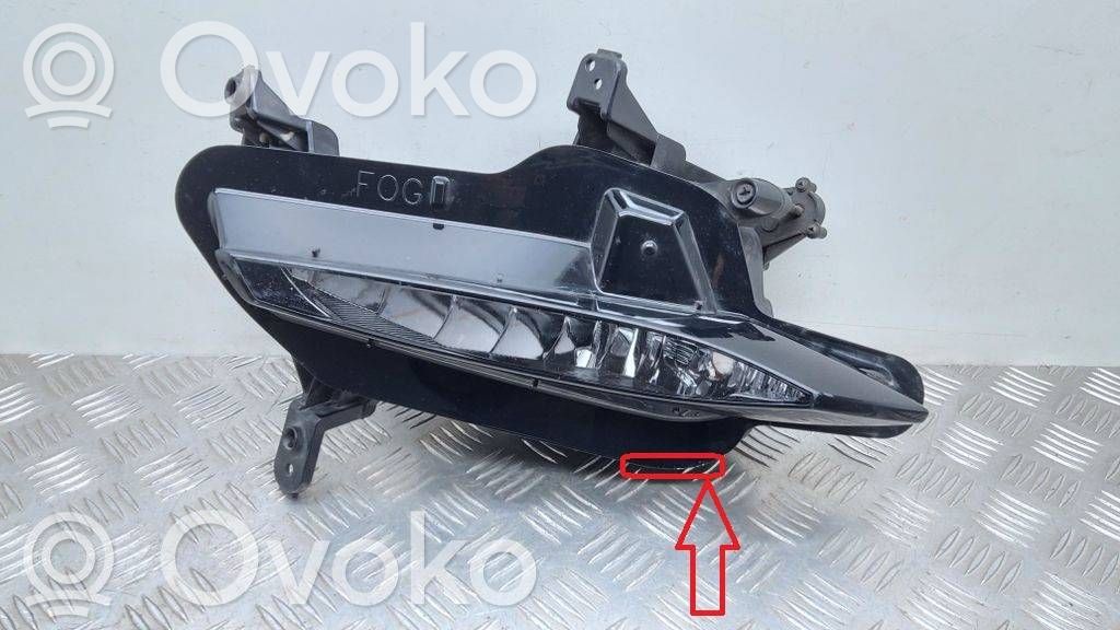 KIA Ceed Miglas lukturis priekšā 