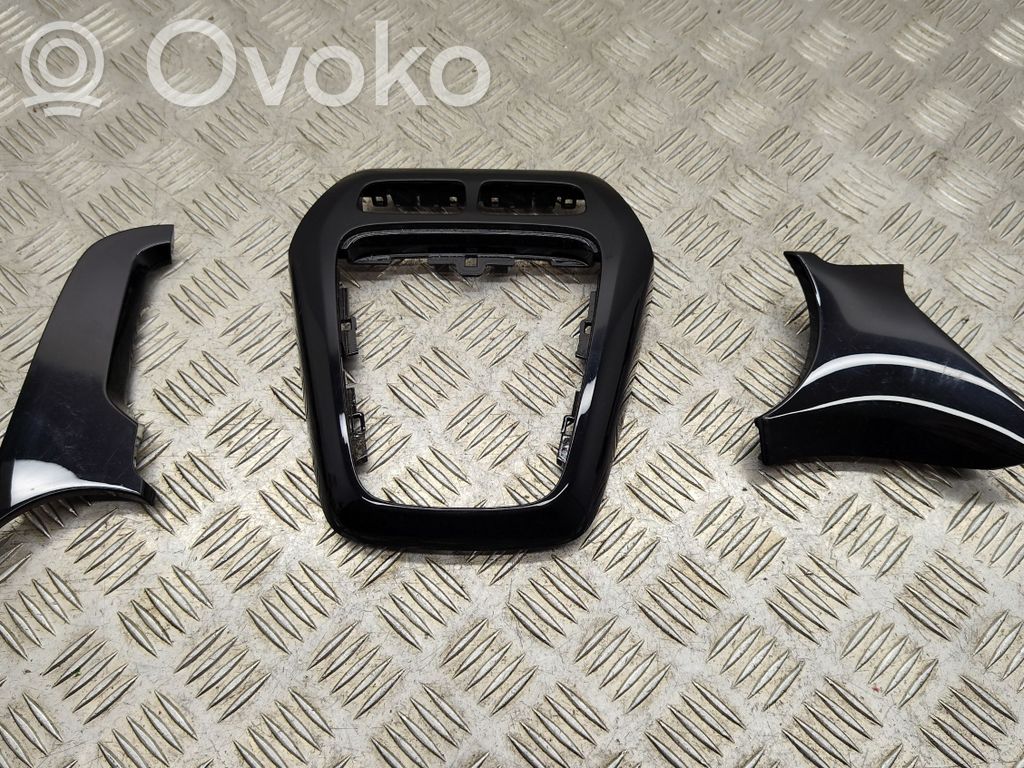 Opel Corsa F Ramka deski rozdzielczej 
