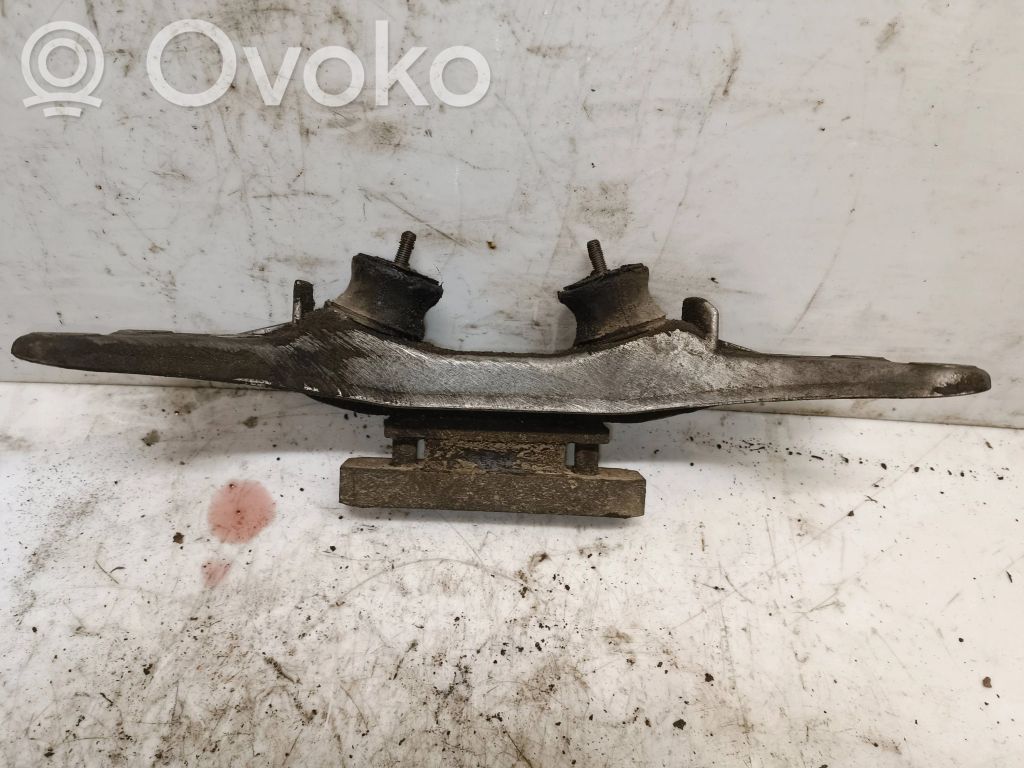 BMW 7 E38 Gearbox mounting bracket 