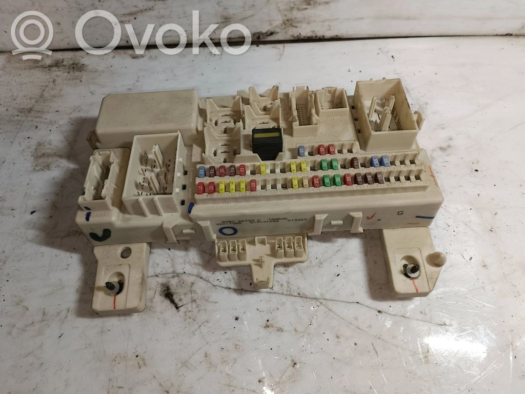 Mazda 3 I Fuse module 