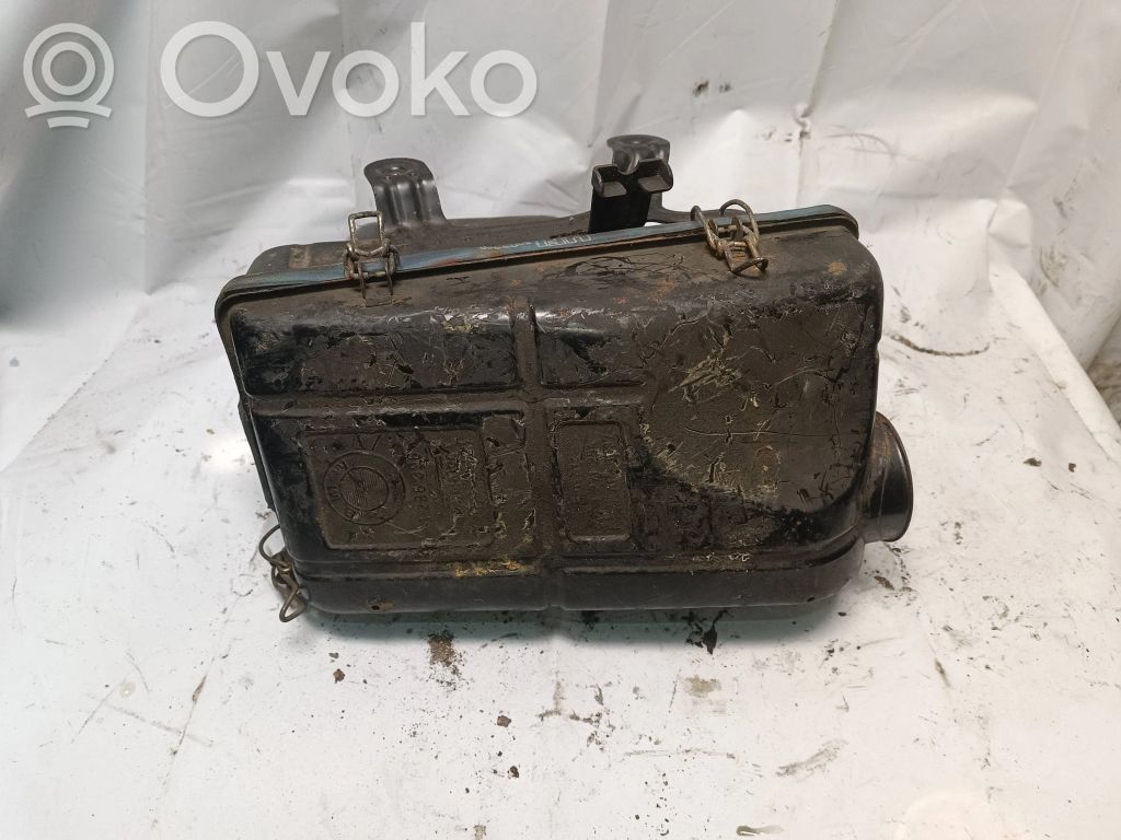 BMW 5 E28 Air filter box 