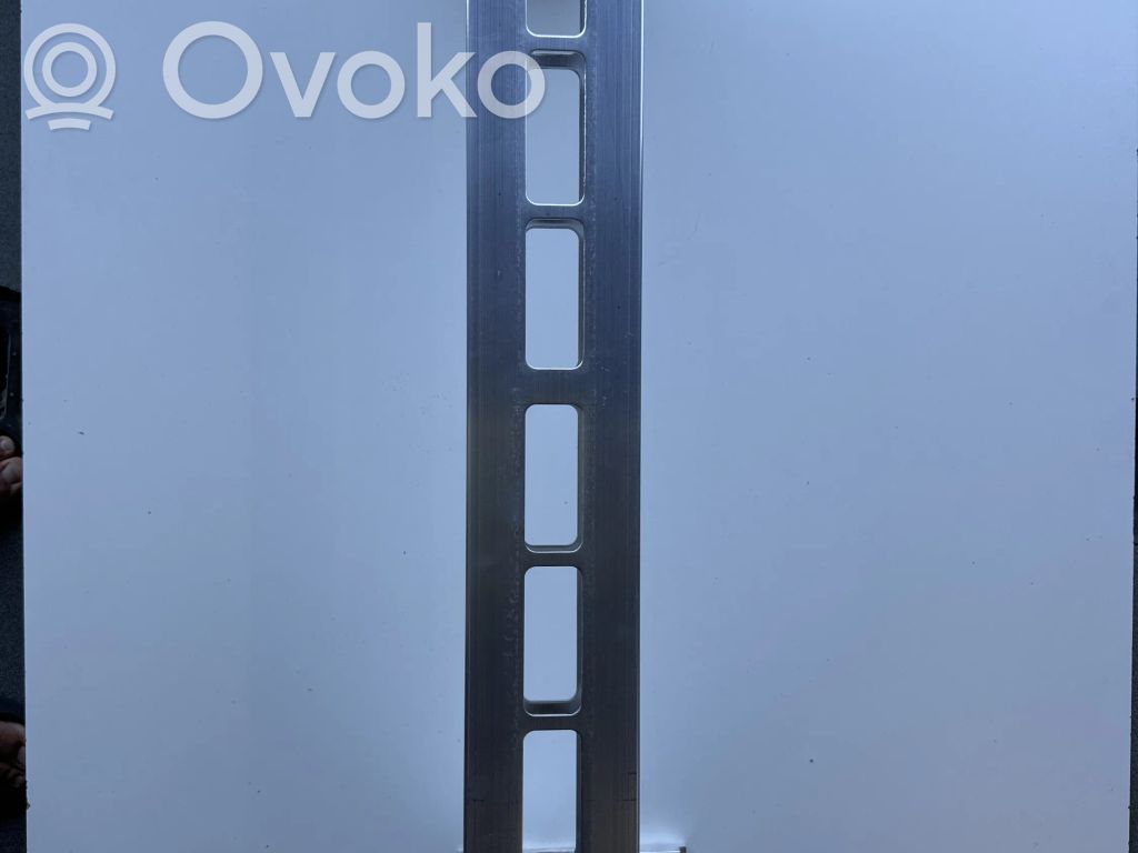 Бампер   LR170318,00000006