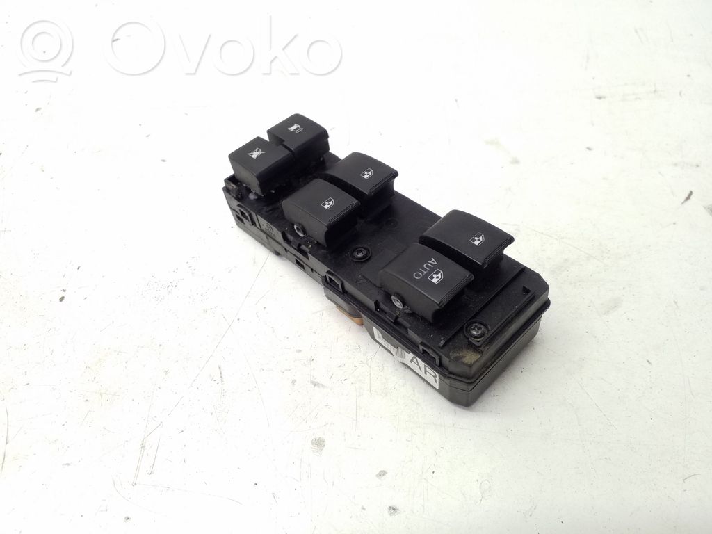 Chevrolet Captiva Electric window control switch 
