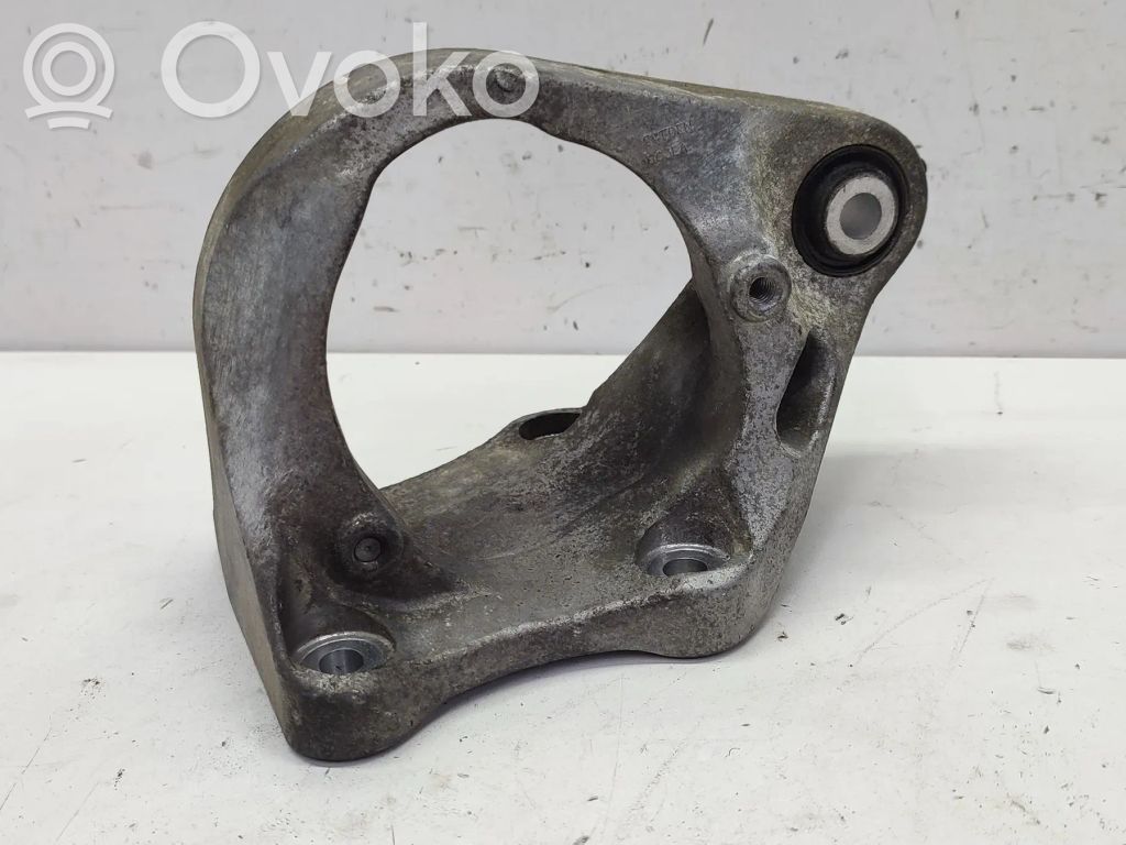Volvo XC60 Pusass sakabes gultņa stiprinājums 