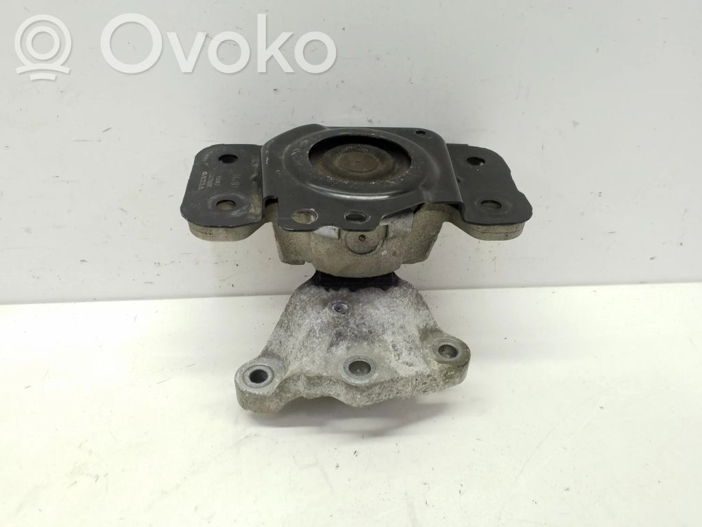 Volvo XC60 Engine mount bracket 