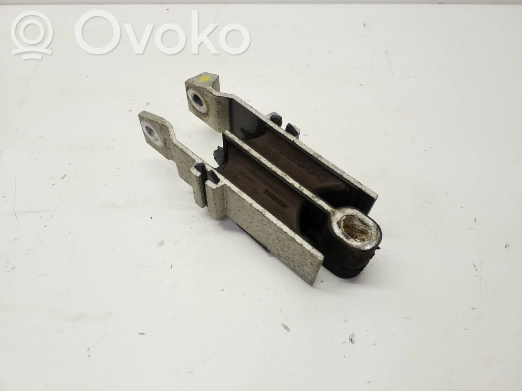 Volvo XC60 Engine mount bracket 