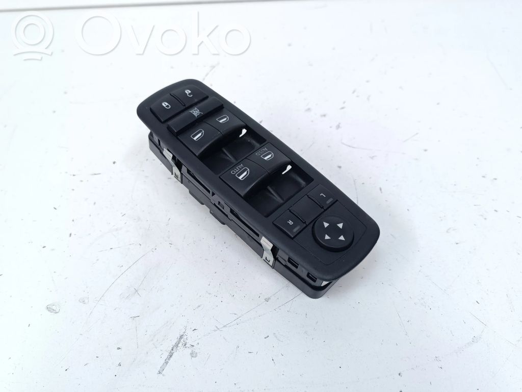 Jeep Cherokee Electric window control switch 