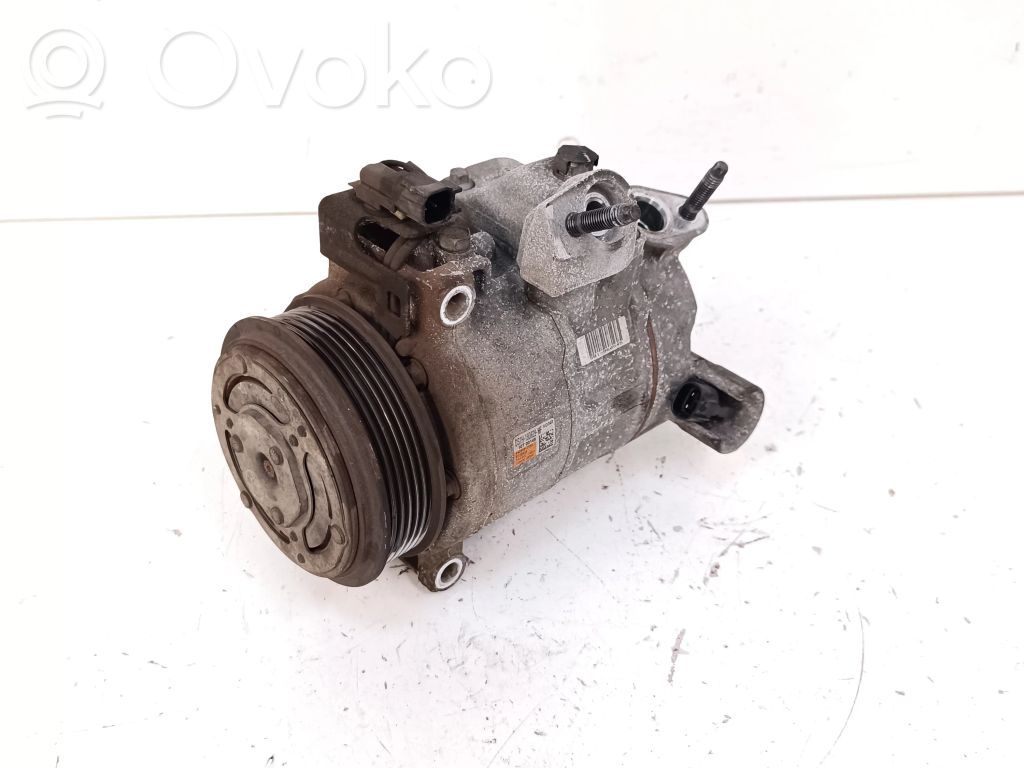 Ford Mondeo MK V Ilmastointilaitteen kompressorin pumppu (A/C) 