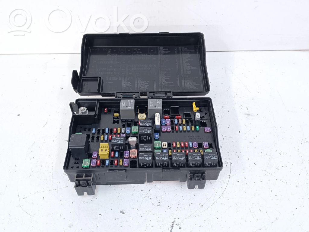 Dodge Durango III Fuse box set 