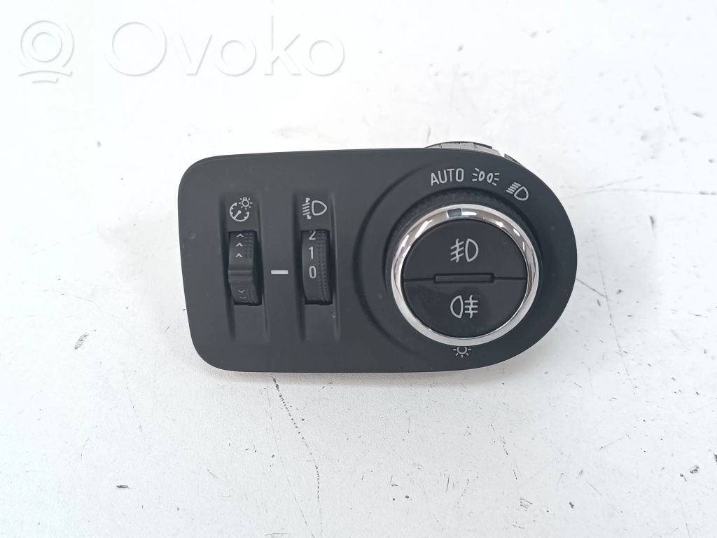 Opel Crossland X Light switch 