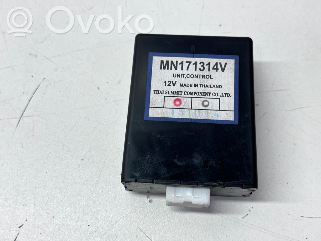 Mitsubishi L200 Transfer box differential control unit 