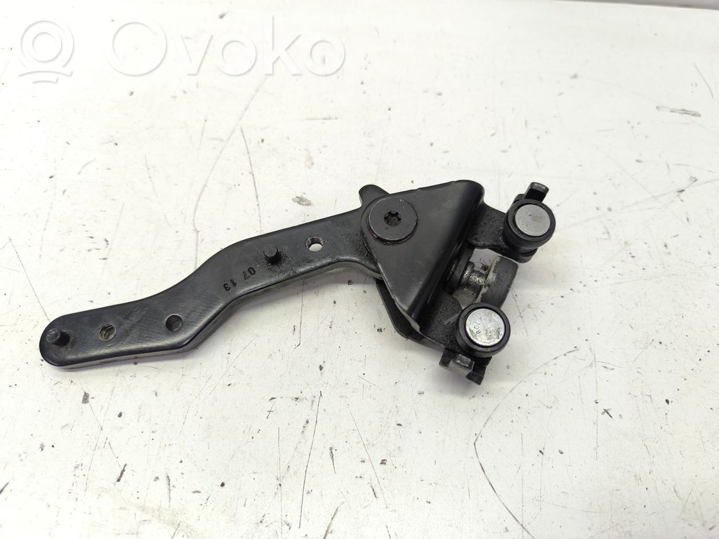 Ford B-MAX Sliding door lower roller guide/hinge 
