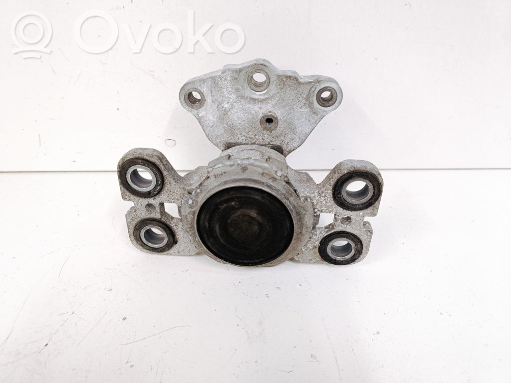 Volvo V60 Engine mount bracket 